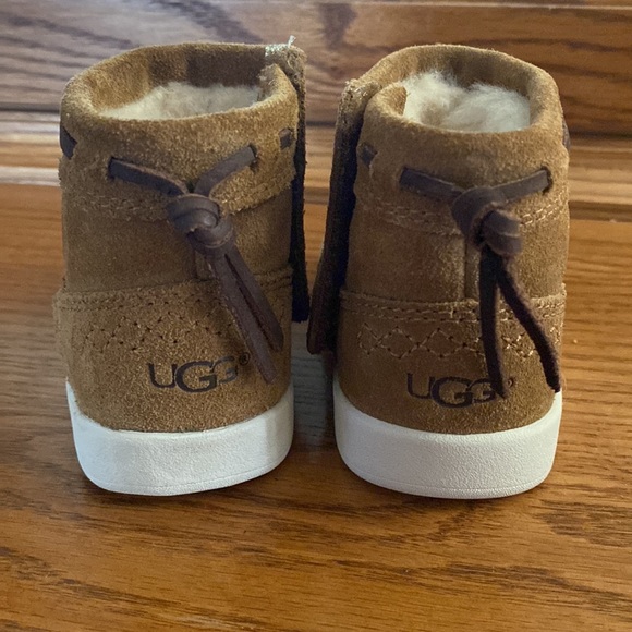 Baby UGG boots - Picture 3 of 6